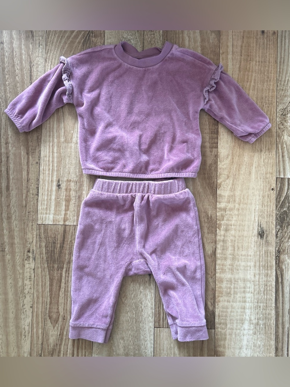Cat & Jack Lilac Terry Sweatpants and Top Set size 6-9 months